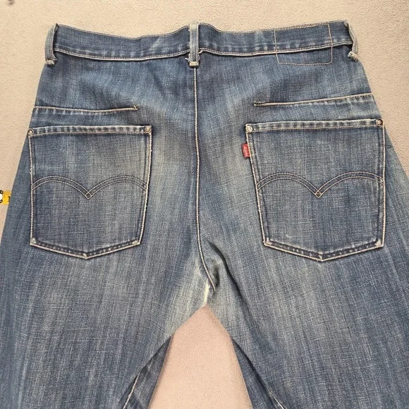 VTG Levis Engineered Jeans Mens Med Wash Blue Straight Twisted Fits 34x32